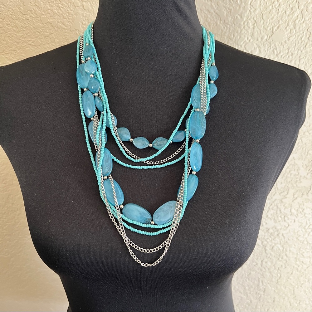 Elegant Turquoise Beaded Necklace